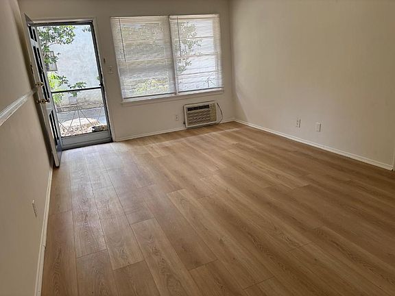 2nd image of 12101 Hoffman St #2