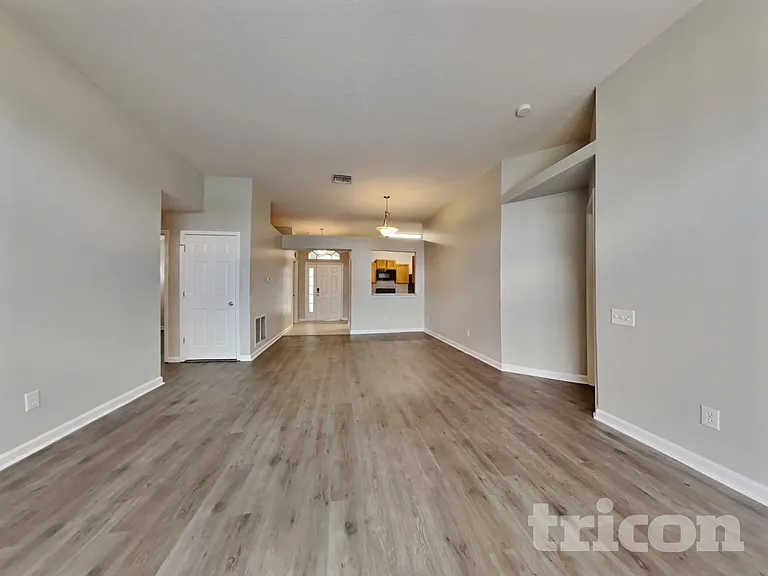 12329 Cedarfield Dr — Photo 3