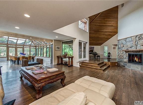 5th image of 17 White Oak Ln