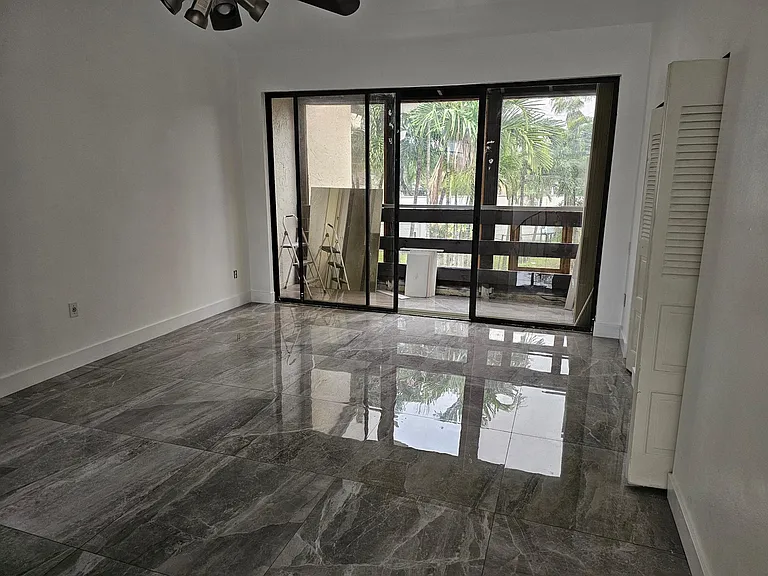 7130 SW 112th Ct — Photo 2