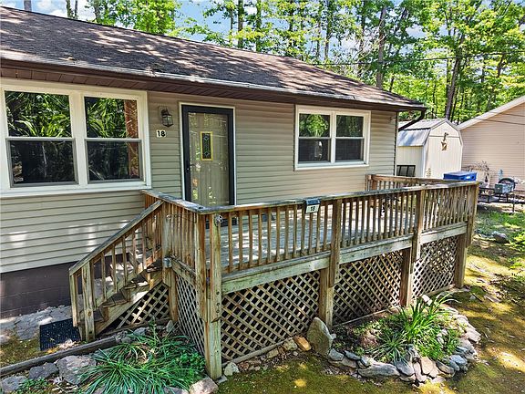 5th image of 18 White Oak Rd