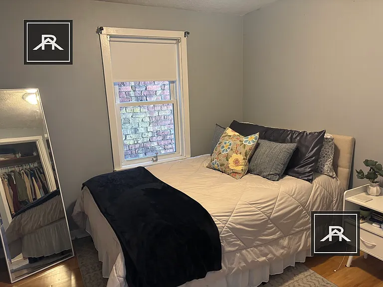 527 E 3rd St #3F — Photo 5