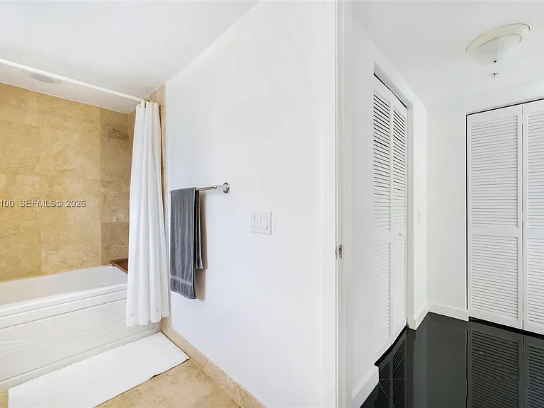 41 SE 5th St #504 — Photo 3