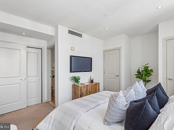 3rd image of 111 S 15th St APT 2204