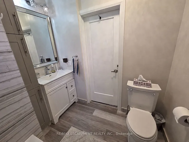 77 Paradise Rd S — Photo 9