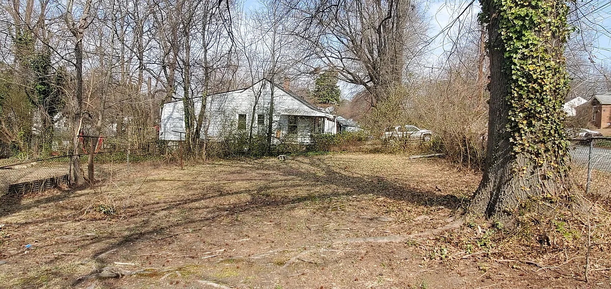Photo 2 of 9 - 1409 Julian St - Greensboro, NC Building Photo - 1409 Julian St