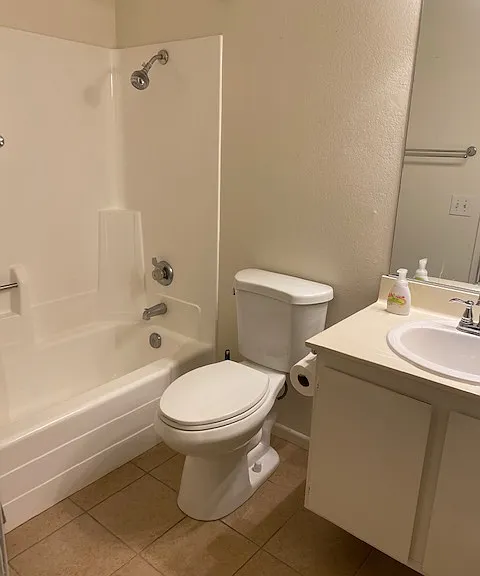 Charleston Dr — Photo 3