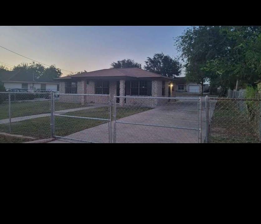 The entire property is for rent. Private , and has the best driveway for literally anything!