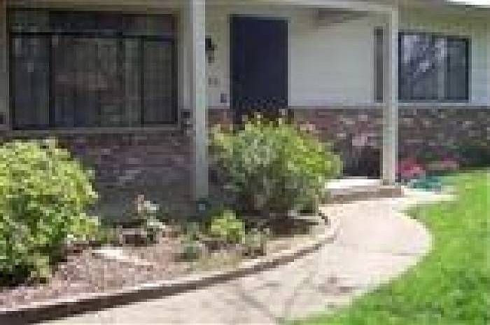 1st image of 2536 Castlewood Dr