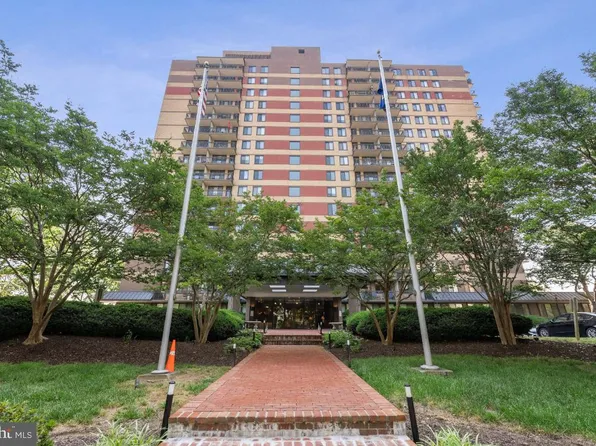 801 N Pitt St APT 206, Alexandria, VA 22314