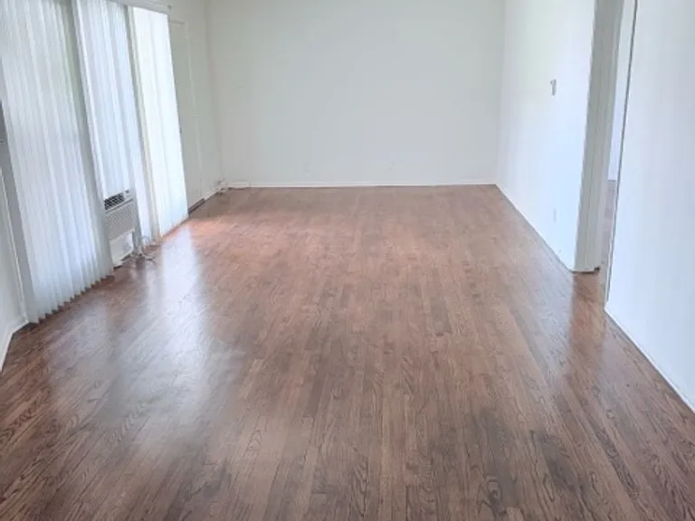 1224 N Crescent Heights Blvd — Photo 2
