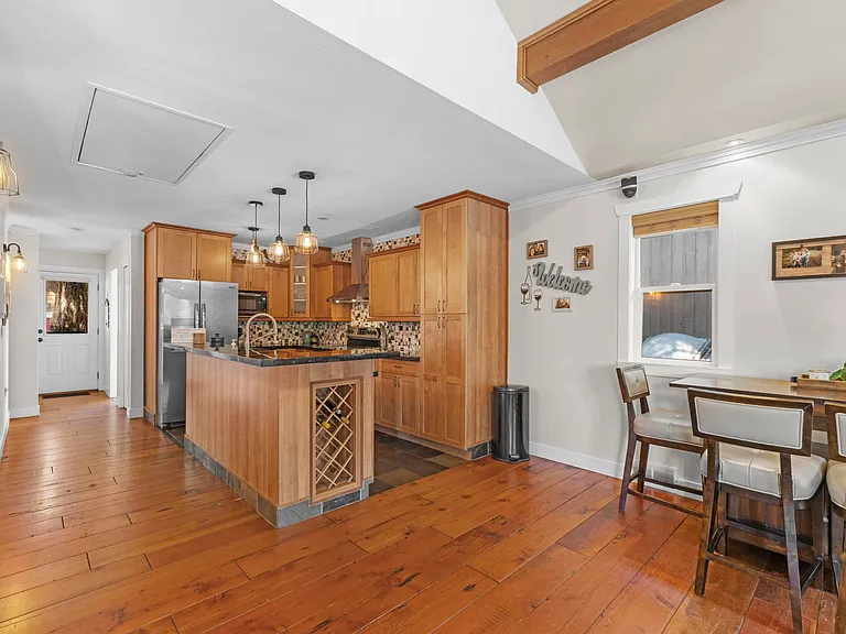 311 Spruce St — Photo 8