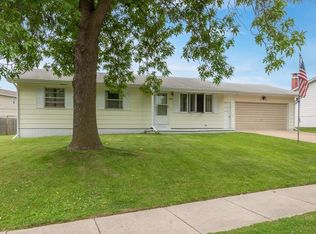 2018 29th St SW, Cedar Rapids, IA 52404