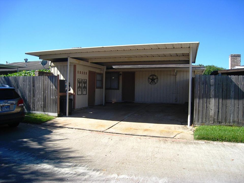 2-car carport