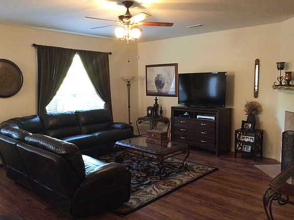 3rd image of 2823 Tangleglen Dr