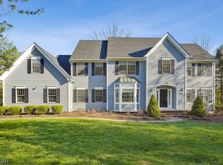 12 Governor Dr, Basking Ridge, NJ 07920