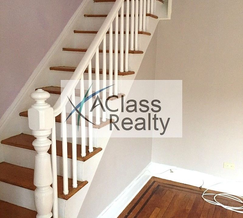 1st image of 2128 46th St #House