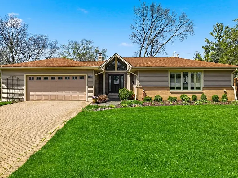 1002 Huber Ln — Photo 1