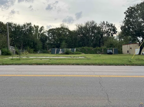 620 E 6th Ave, Emporia, KS 66801