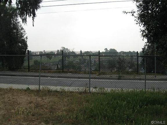 3rd image of 445 S Herbert Ave