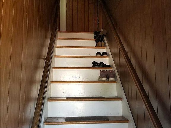 2nd image of 240 Kirkman Ave Floor 2