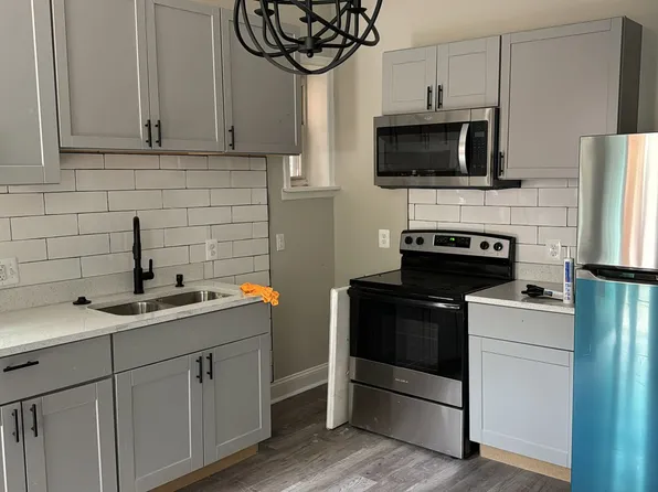 1709 N Calvert St APT 1, Baltimore, MD 21202