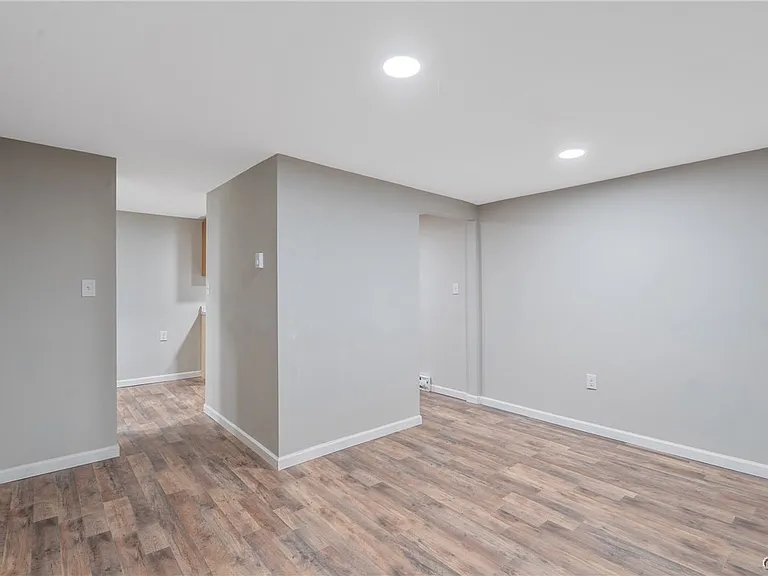 95 Ontario St #1 — Photo 6