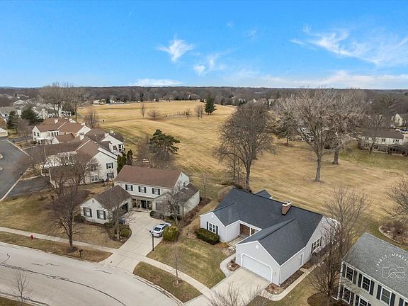 3rd image of 32 Dunham Pl