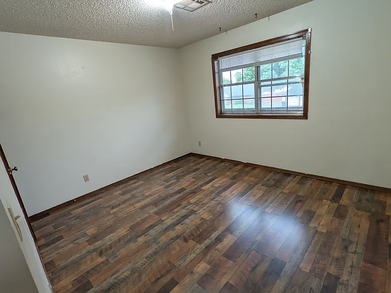 4012 W Yorkshire Dr — Photo 10