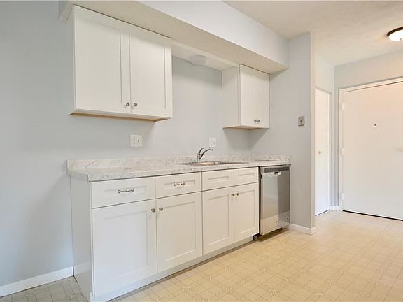 5th image of 29-2 Great Wood Ct