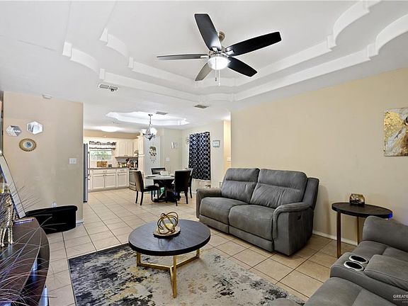 5th image of 2205 Rebecca Dr