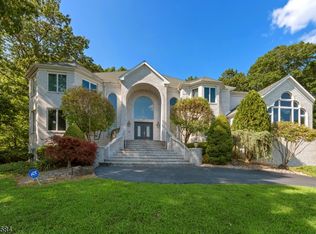 6 Forest Ct N, Monmouth Junction, NJ 08852