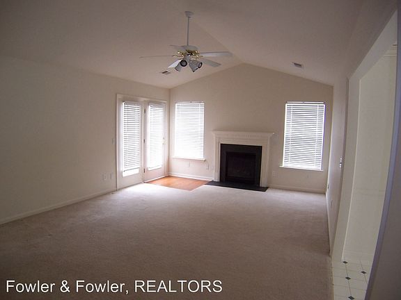 3rd image of 3798 Vanhoe Ln