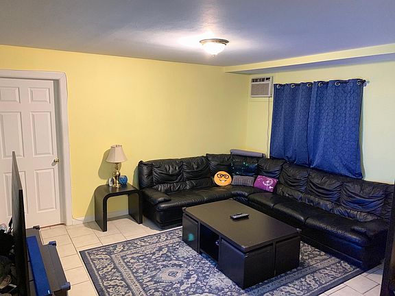 3rd image of 273 Regis Dr