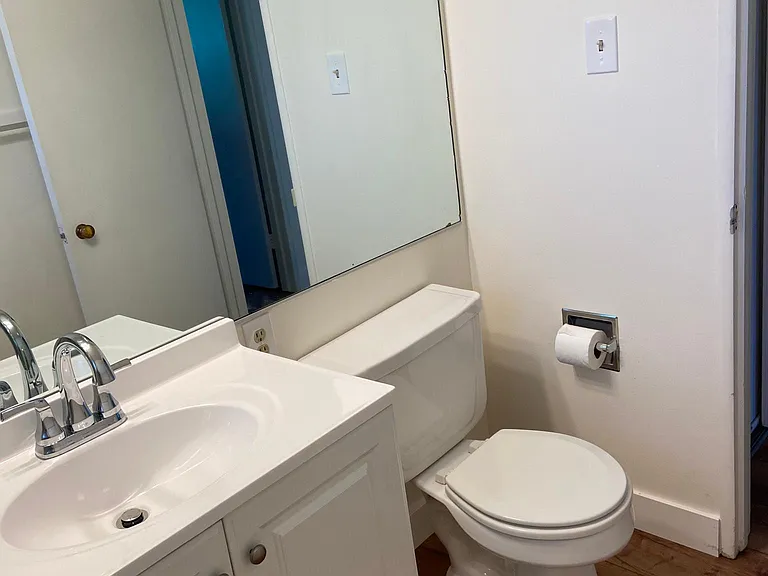 1465 Thomas Dr — Photo 10