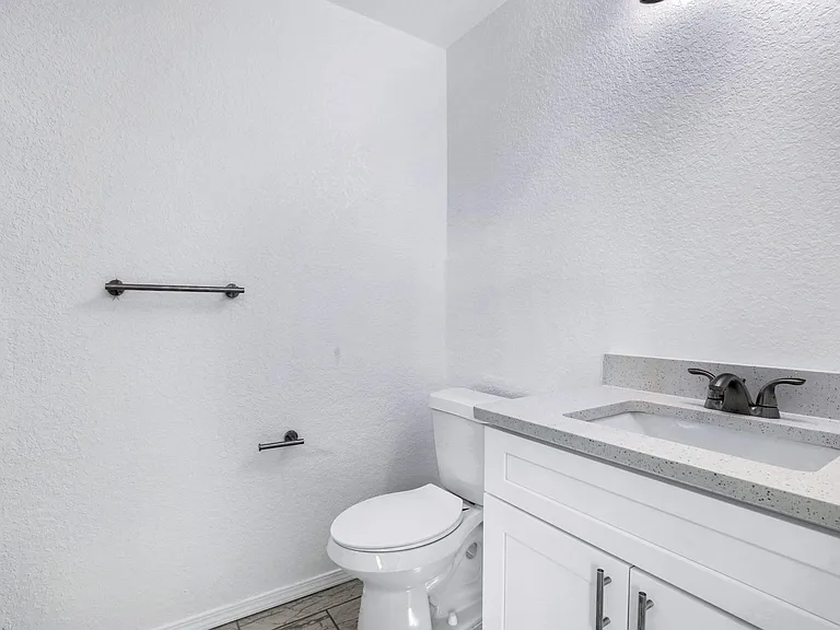 874 E Sunshine Dr #102 — Photo 9