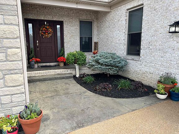 2nd image of 18425 Bennington Dr