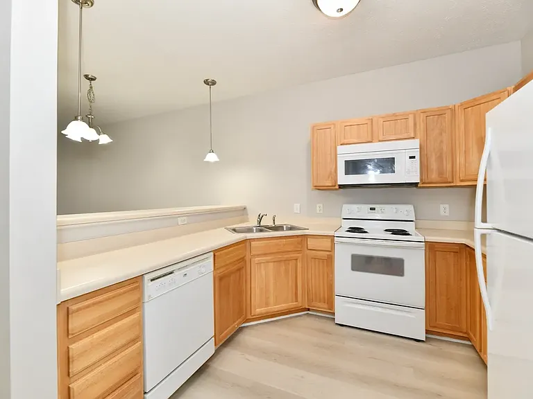 10416 Platinum Dr — Photo 14