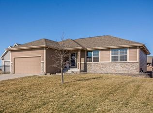 319 33rd St SW, Altoona, IA 50009