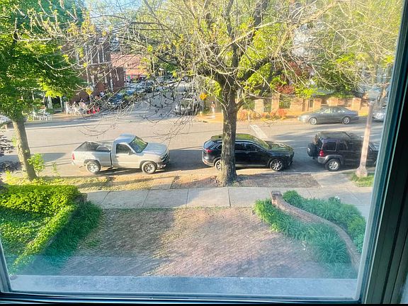 Street parking in the front