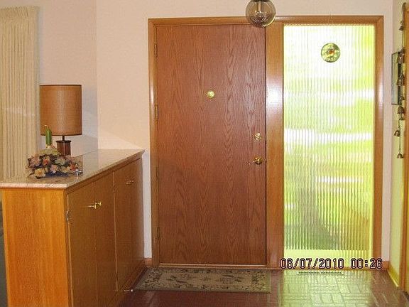 2nd image of 9501 Robinhood Cir