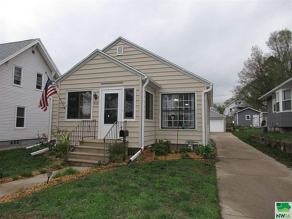 2nd image of 512 S Irene St