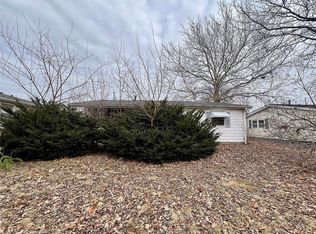 22 Tanager Dr, Decatur, IL 62526