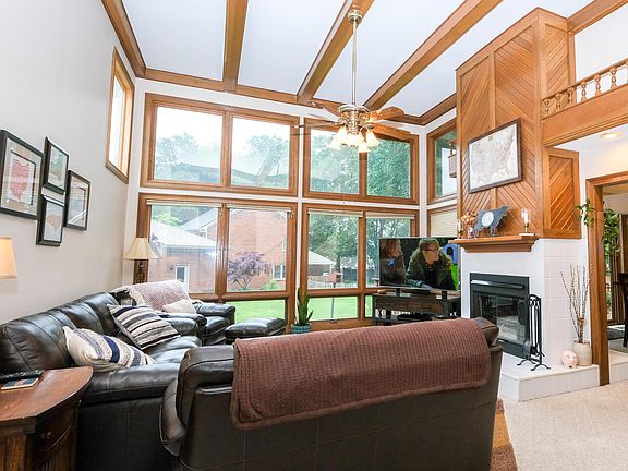 3rd image of 2405 Scenic Ct