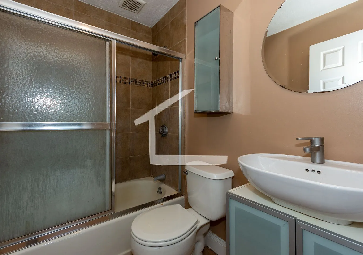 Modern Allston Apt w No Fee, Heat and Hot Water Included, Pet Friendly, Near BU, Parking Availabl... — Photo 4