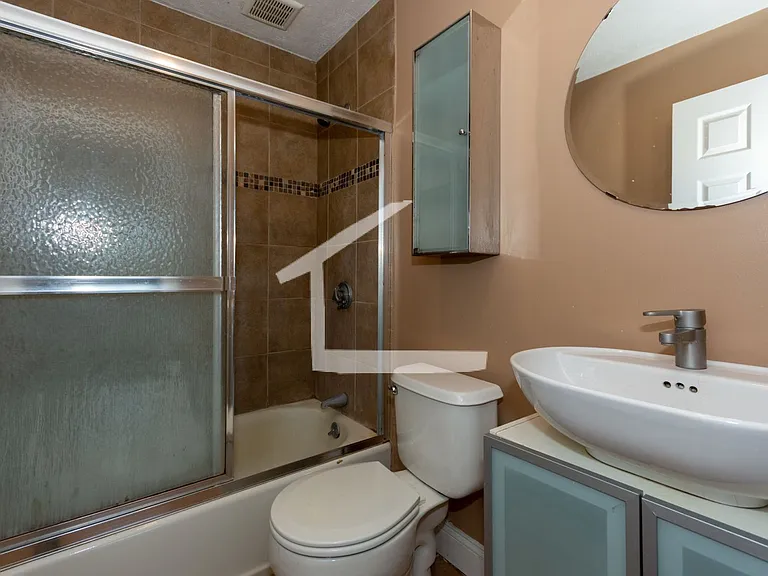 45 Gardner St #2 — Photo 4