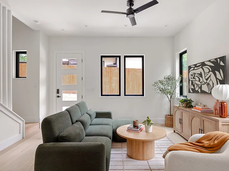 1813 E 38th 1/2 St #1 — Photo 33