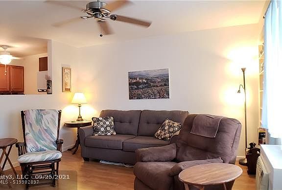 4th image of 15610 NE 6th Ave APT 41C