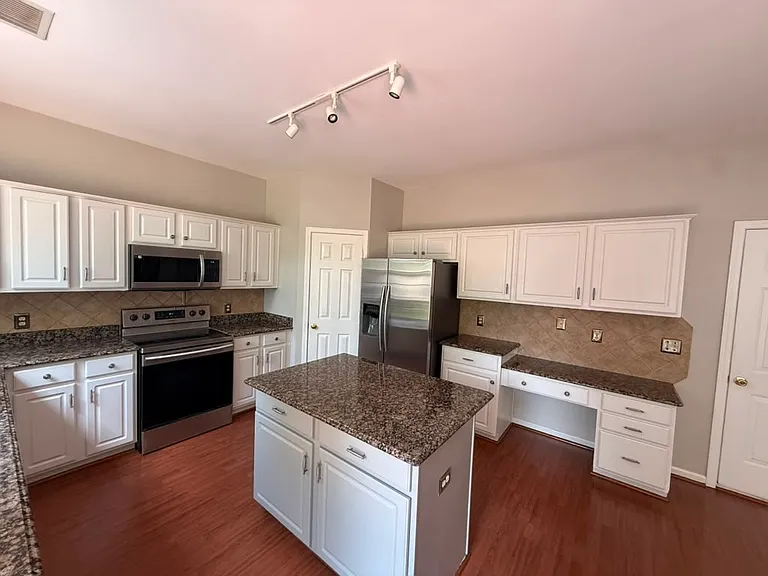 8816 Stags Leap Ct — Photo 10