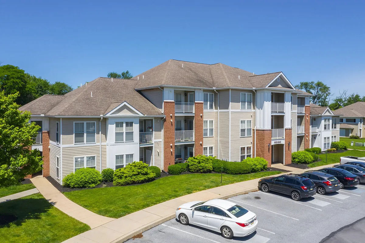 Building Photo - Bentley Ridge